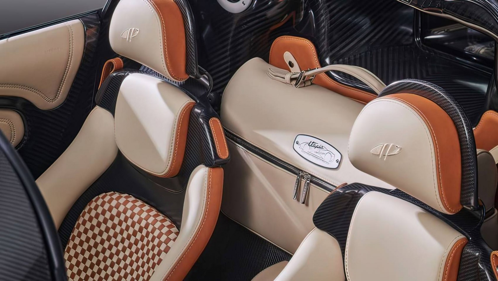 Pagani Utopia Roadster wnętrze