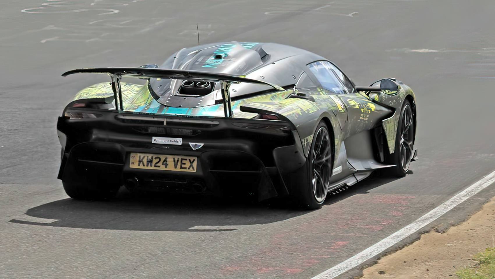 Aston Martin Valhalla nurburgring tył