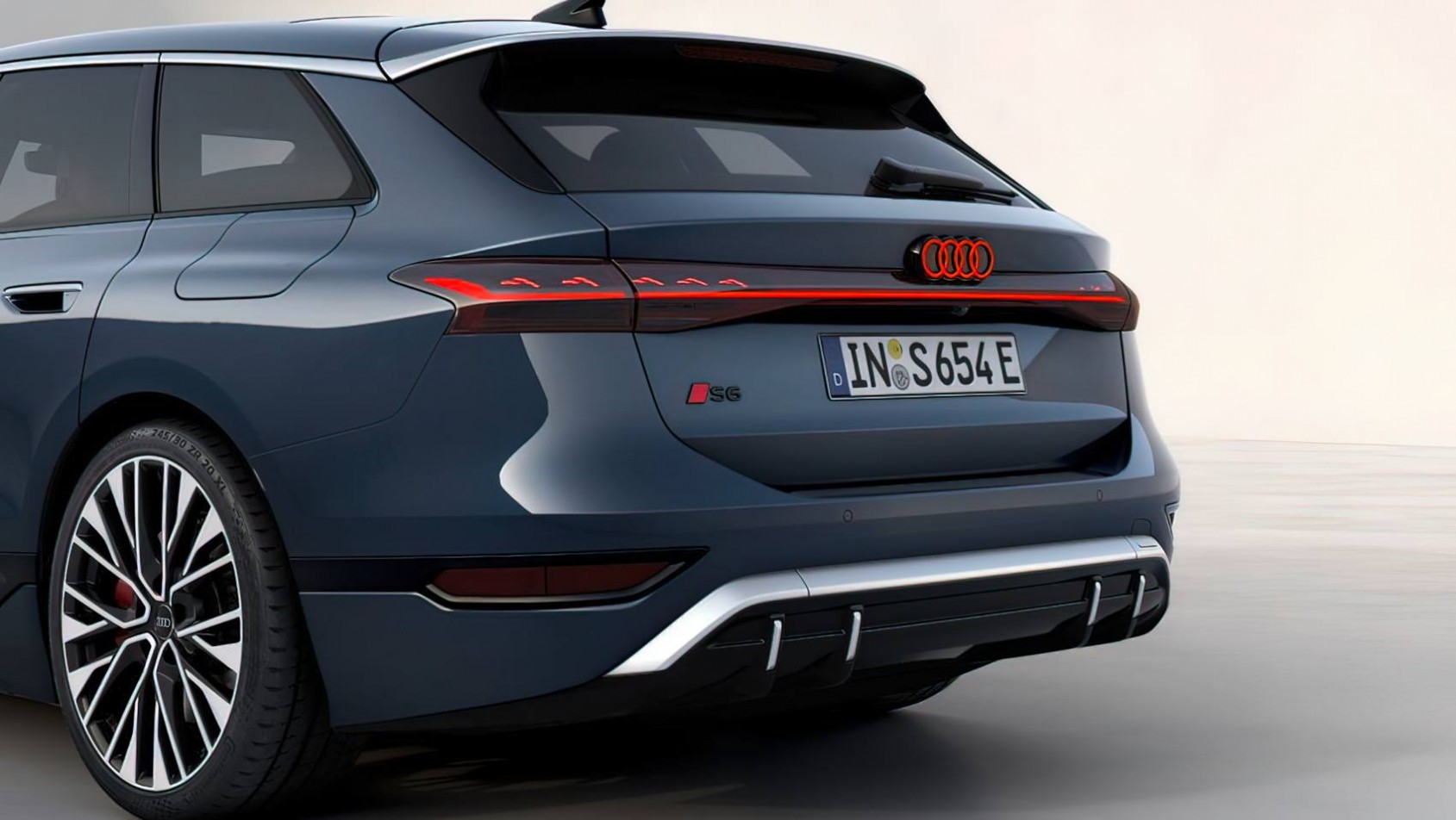 2025 Audi S6 e-tron avant detal