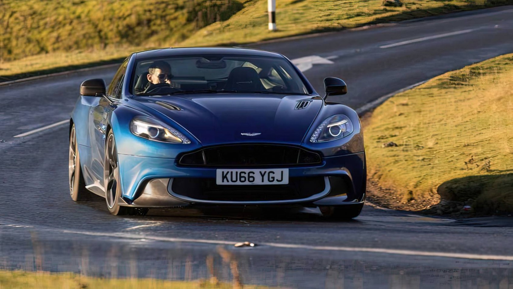 Aston Martin Vanquish MK2 prowadzenie