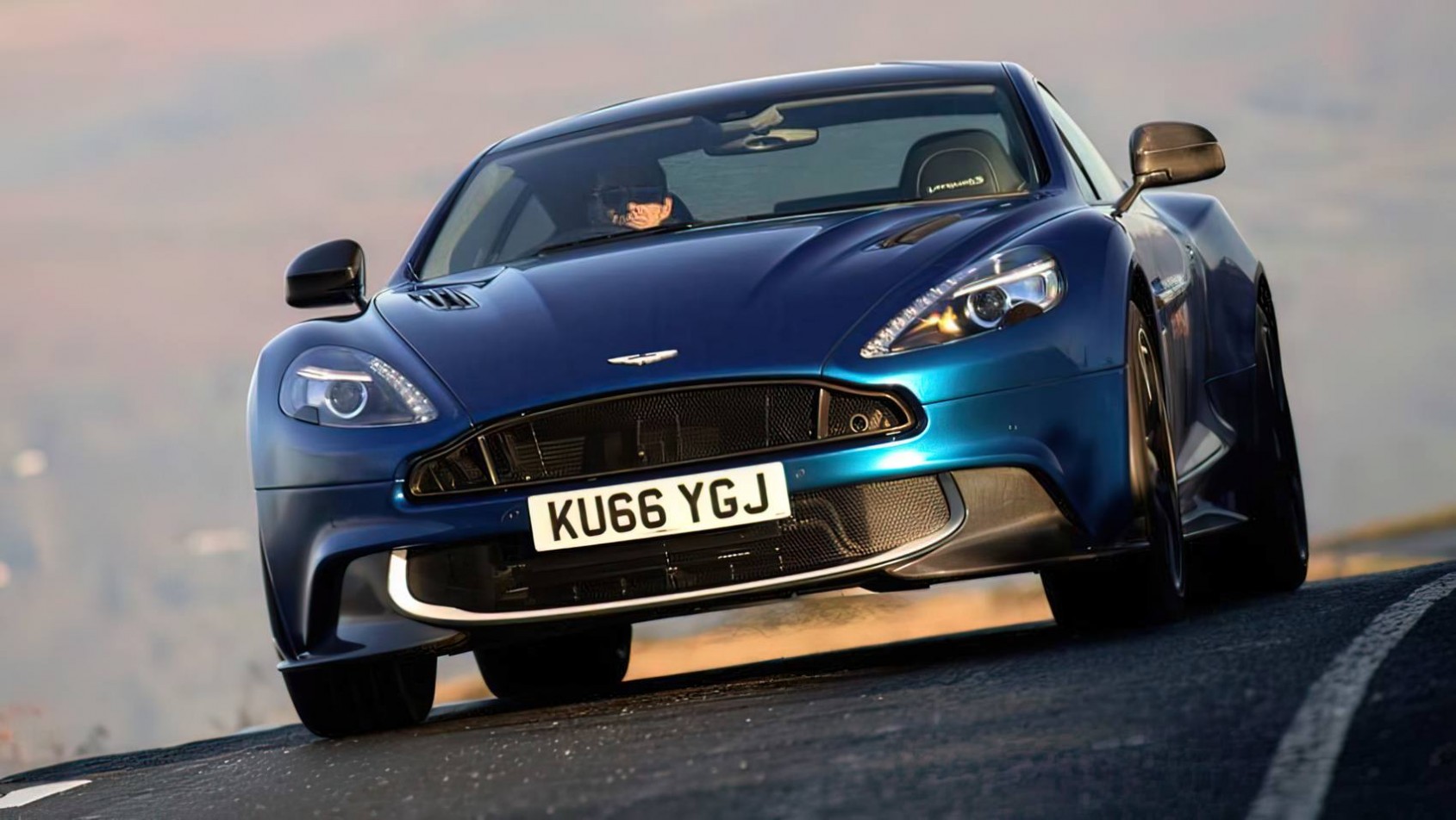 Aston Martin Vanquish MK2 poradnik