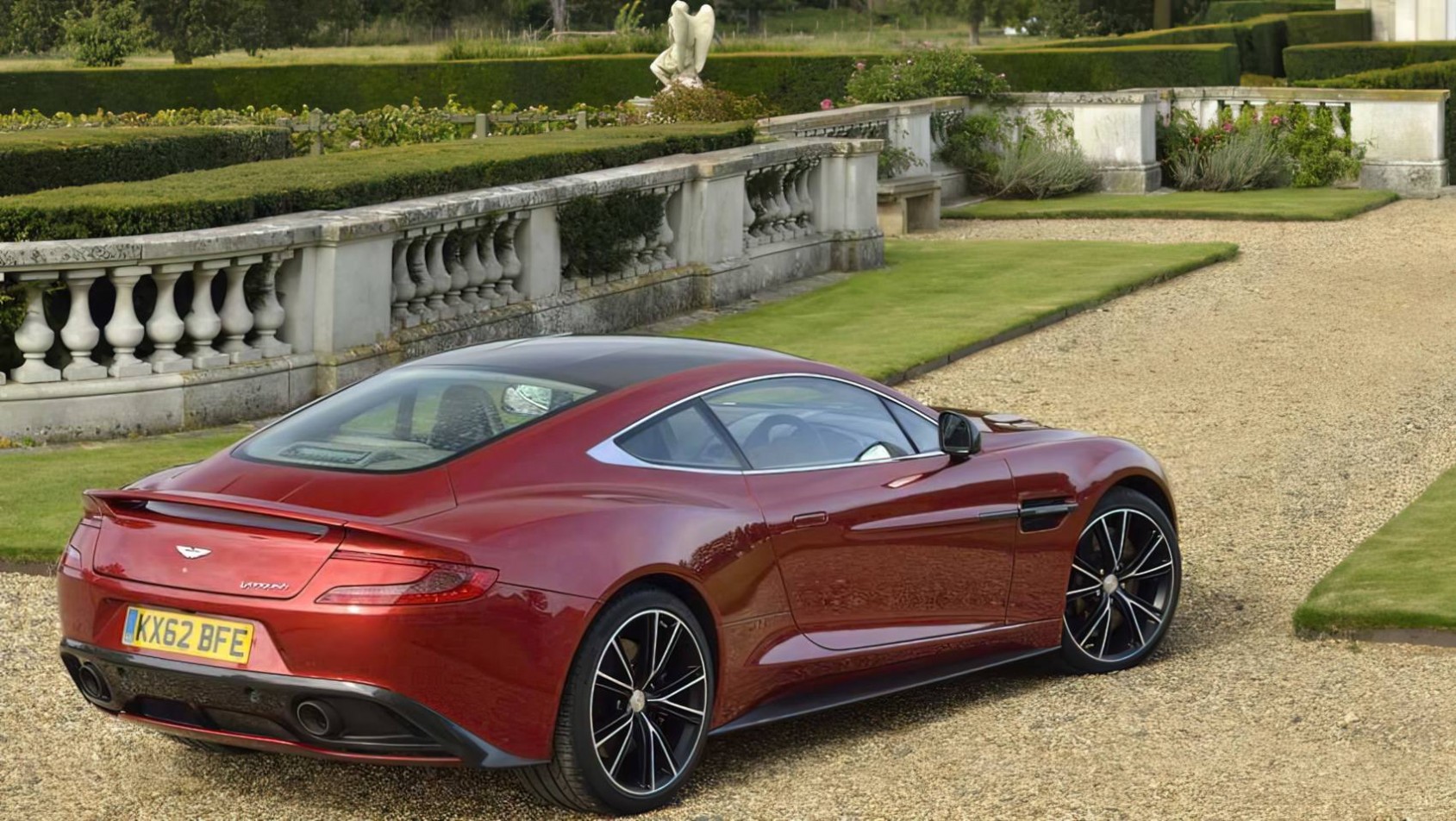 Aston Martin Vanquish MK2 tył
