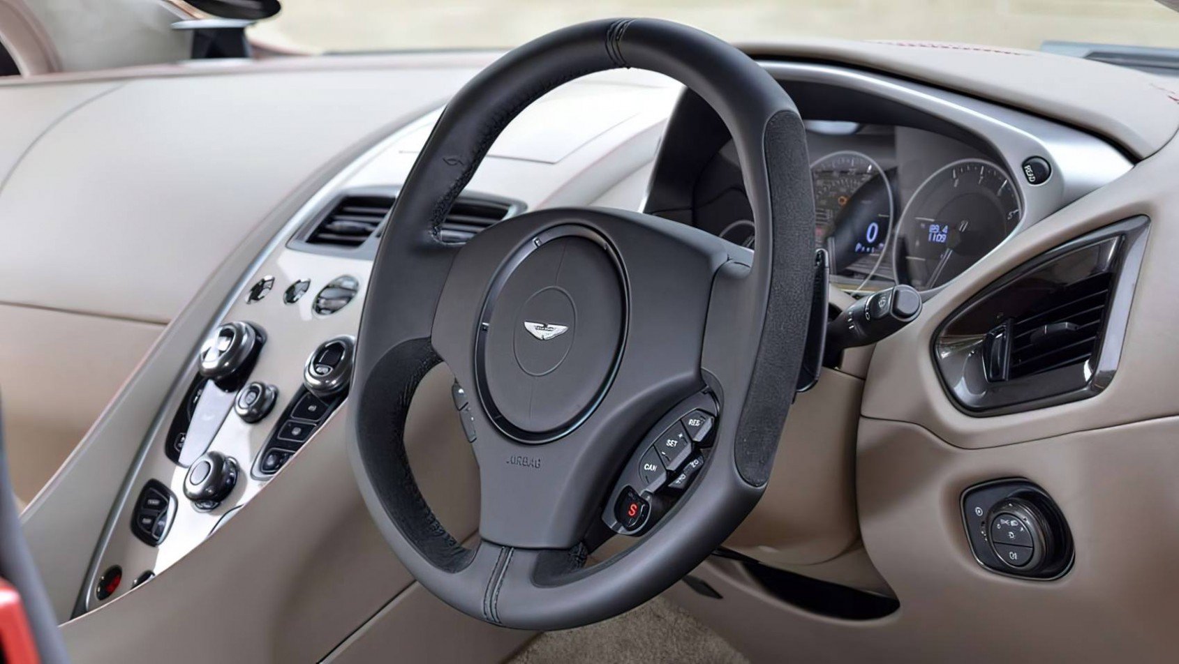 Aston Martin Vanquish MK2 wykończenie wnętrza