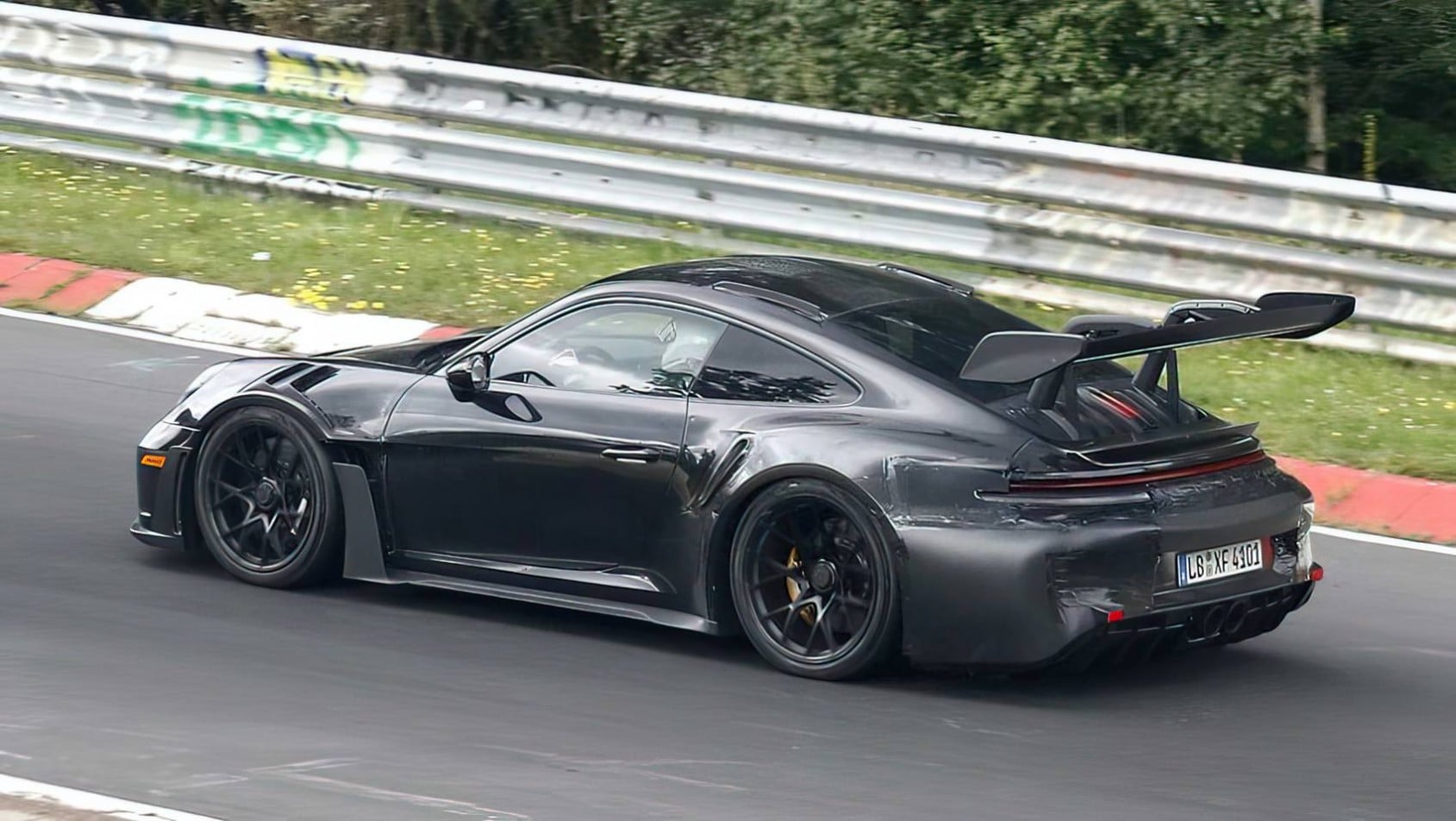 Porsche 911 992.2 GT3 RS na nurburgringu