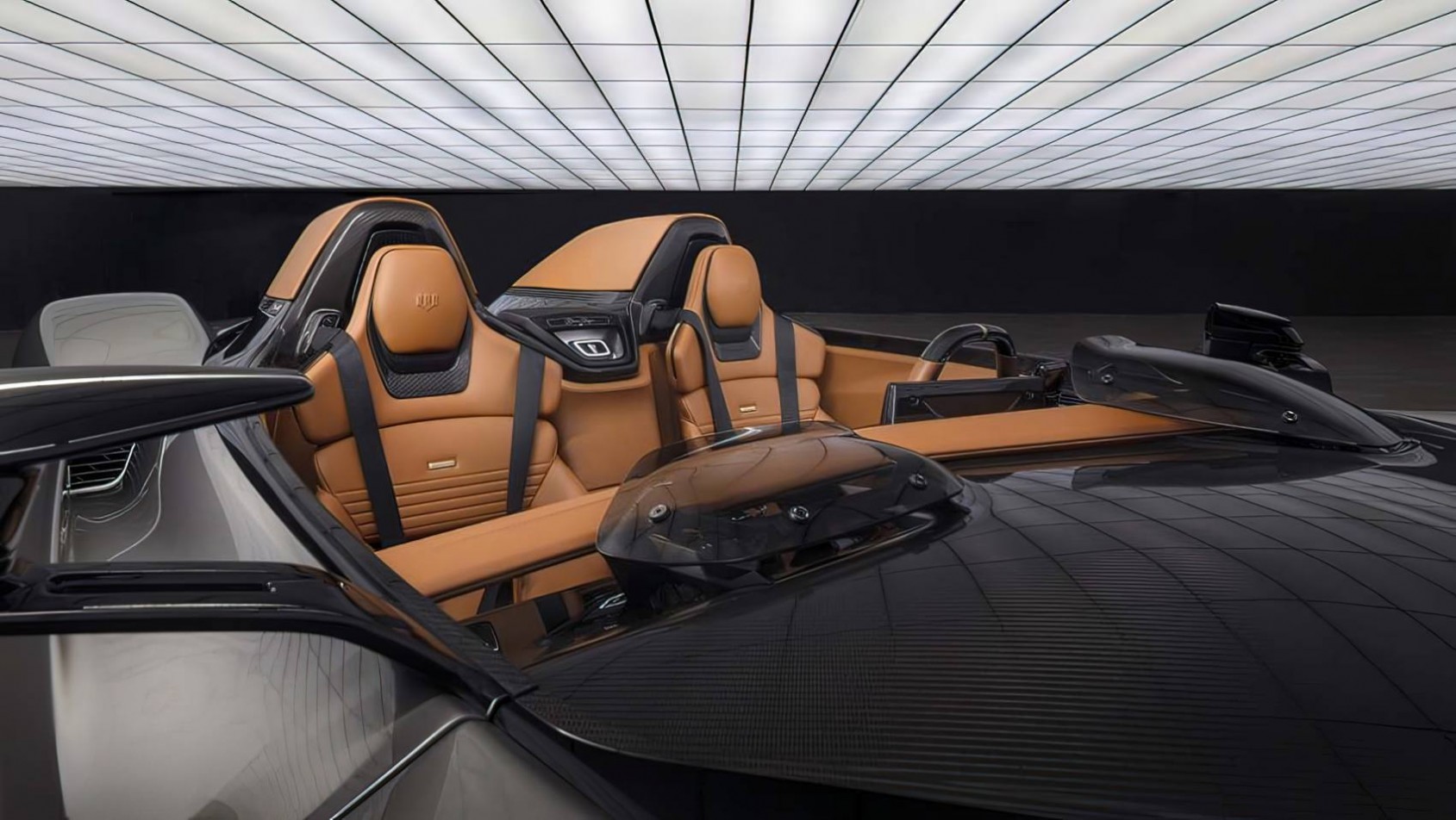 Pininfarina B95 Pininfarina B95 Gotham wnętrze