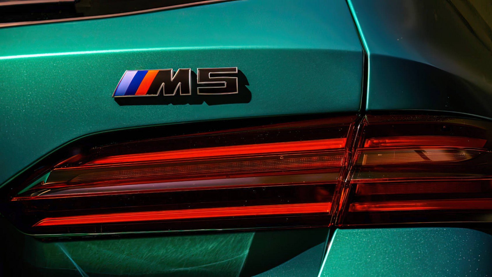 BMW M5 Touring G91 logo