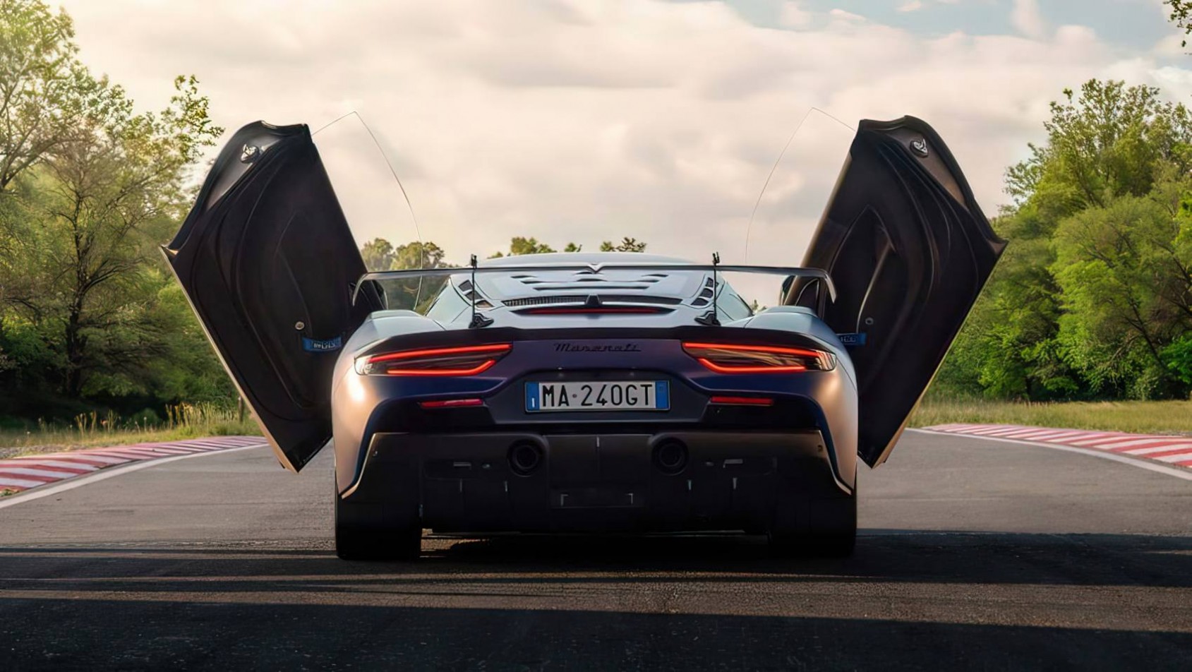 Maserati MC20 GT2 Stradale drzwi