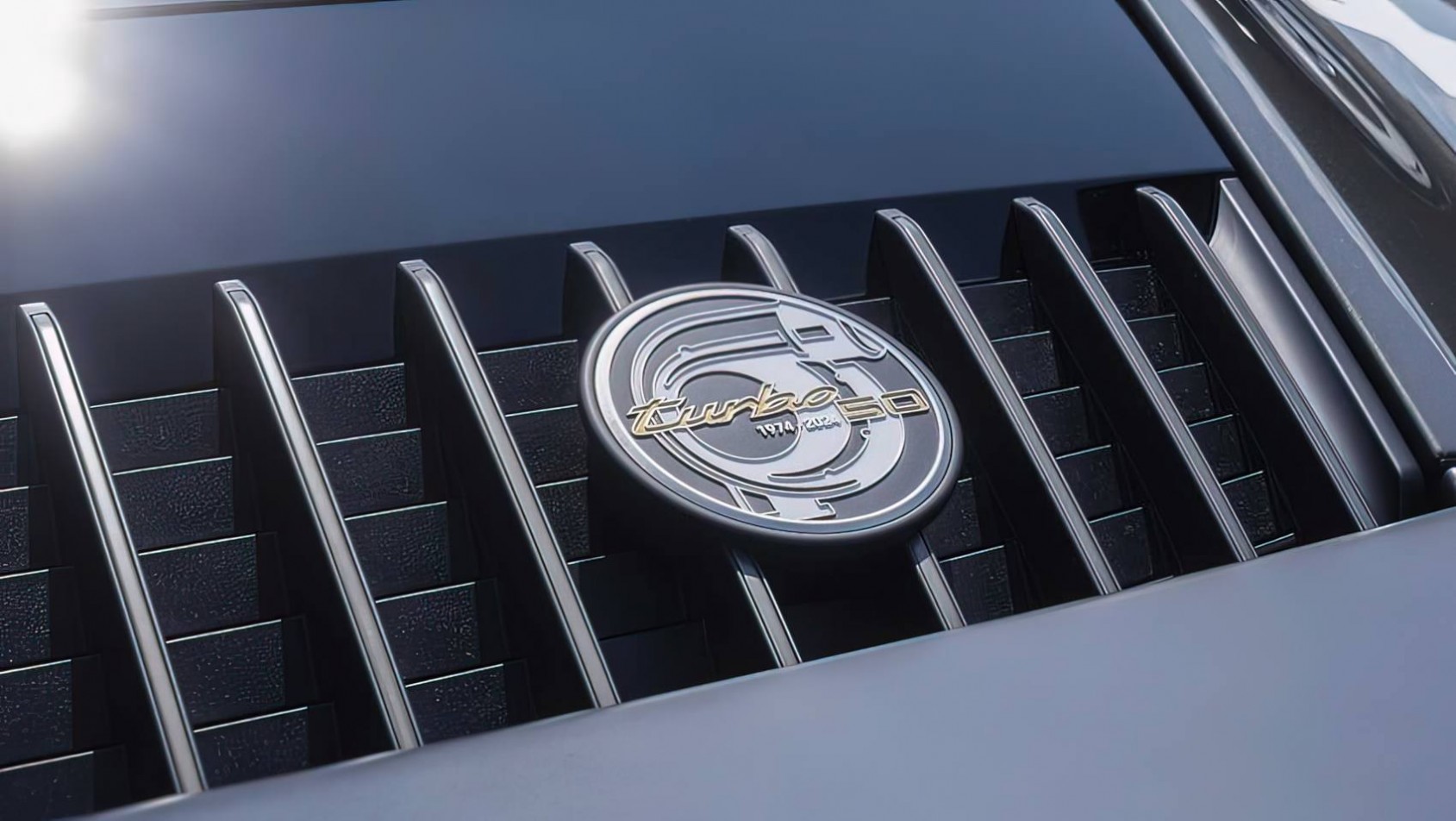 Porsche 911 Turbo 50 Years emblemat