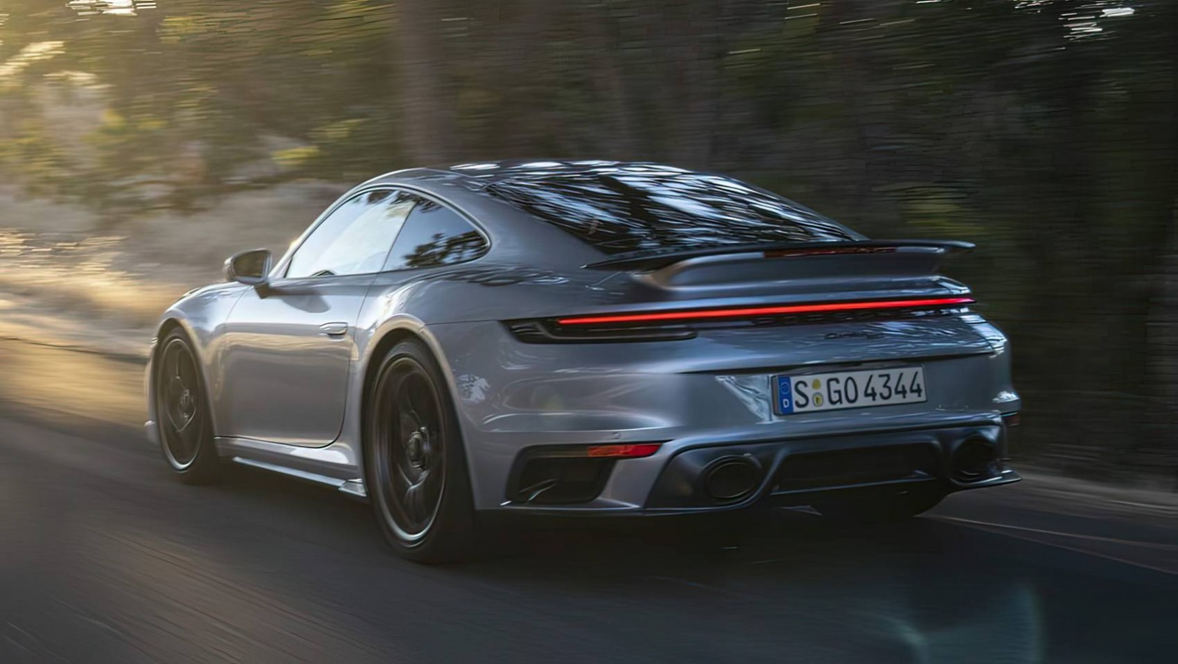 Porsche 911 Turbo 50 Years sylwetka