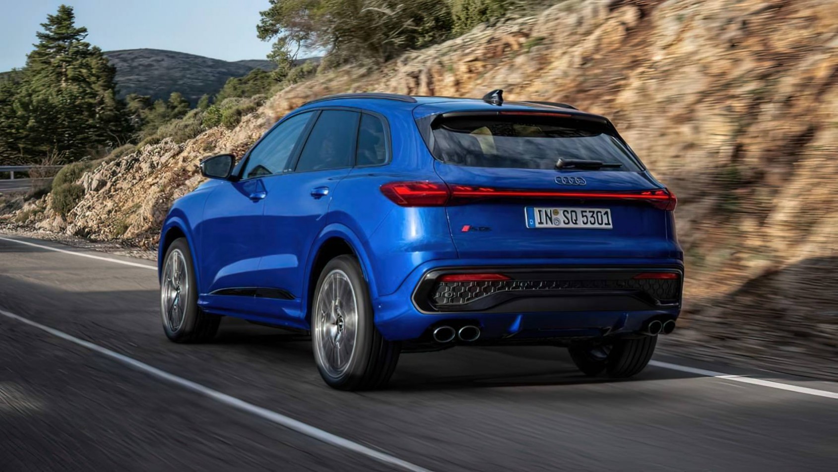 2025 Audi SQ5 dynamika