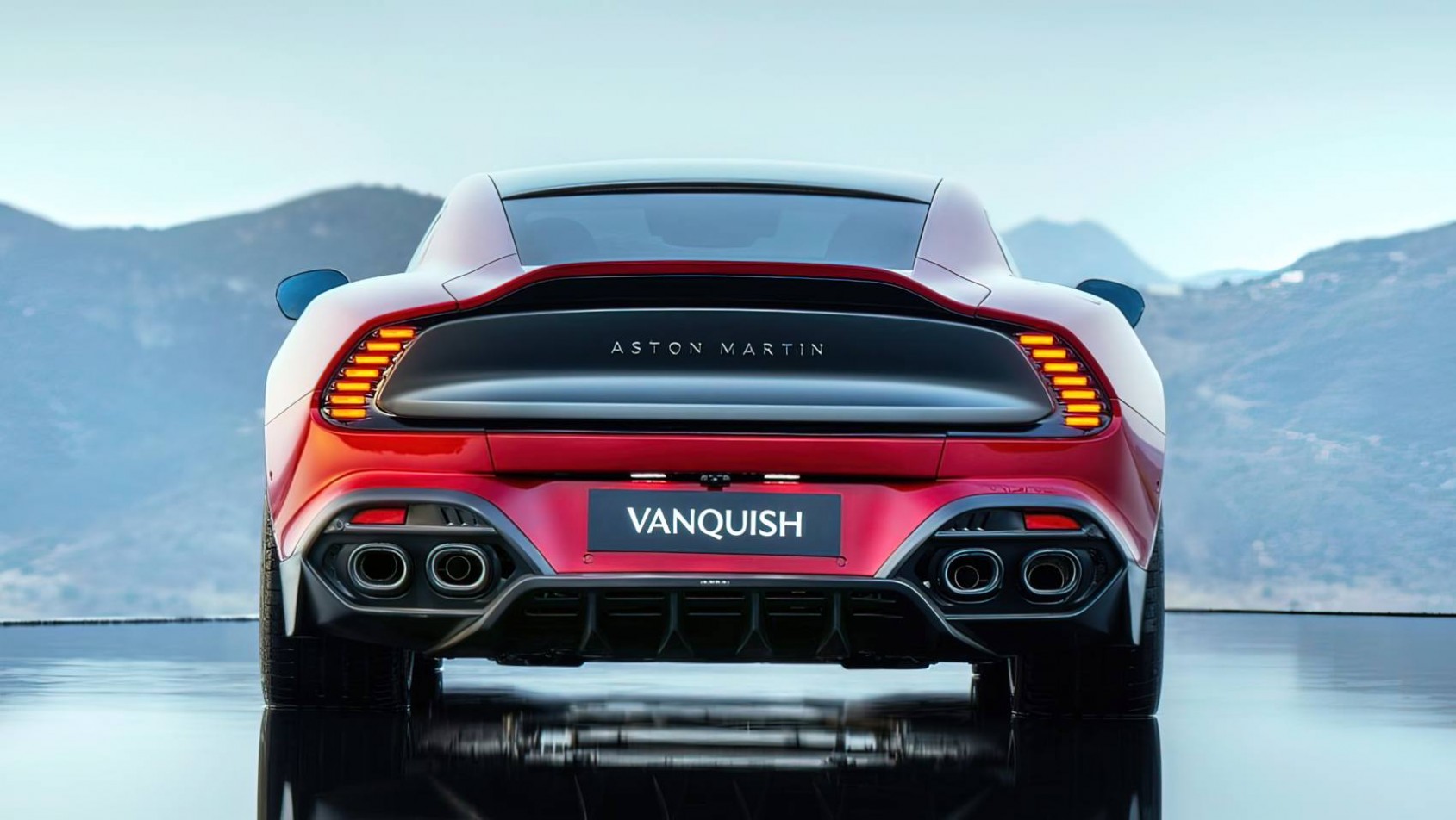 2024 Aston Martin Vanquish tylny pas