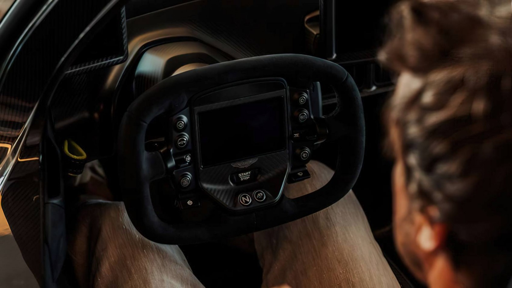 Aston Martin Valkyrie alonso kierownica