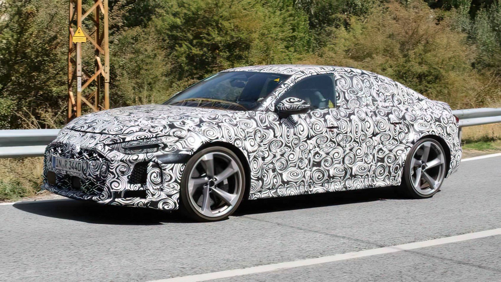 2025 Audi RS5 spyshot design