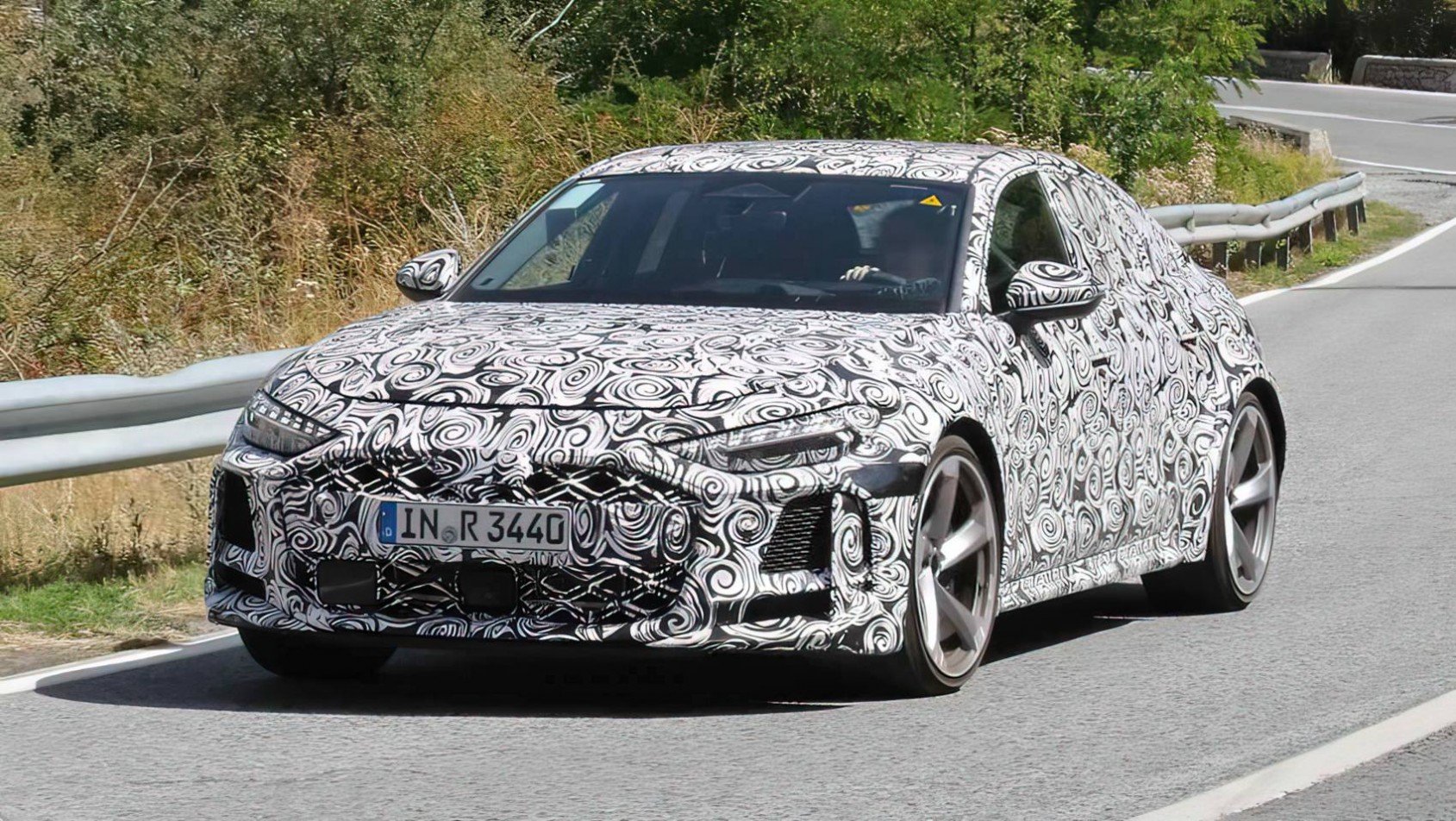 2025 Audi RS5 spyshot przód