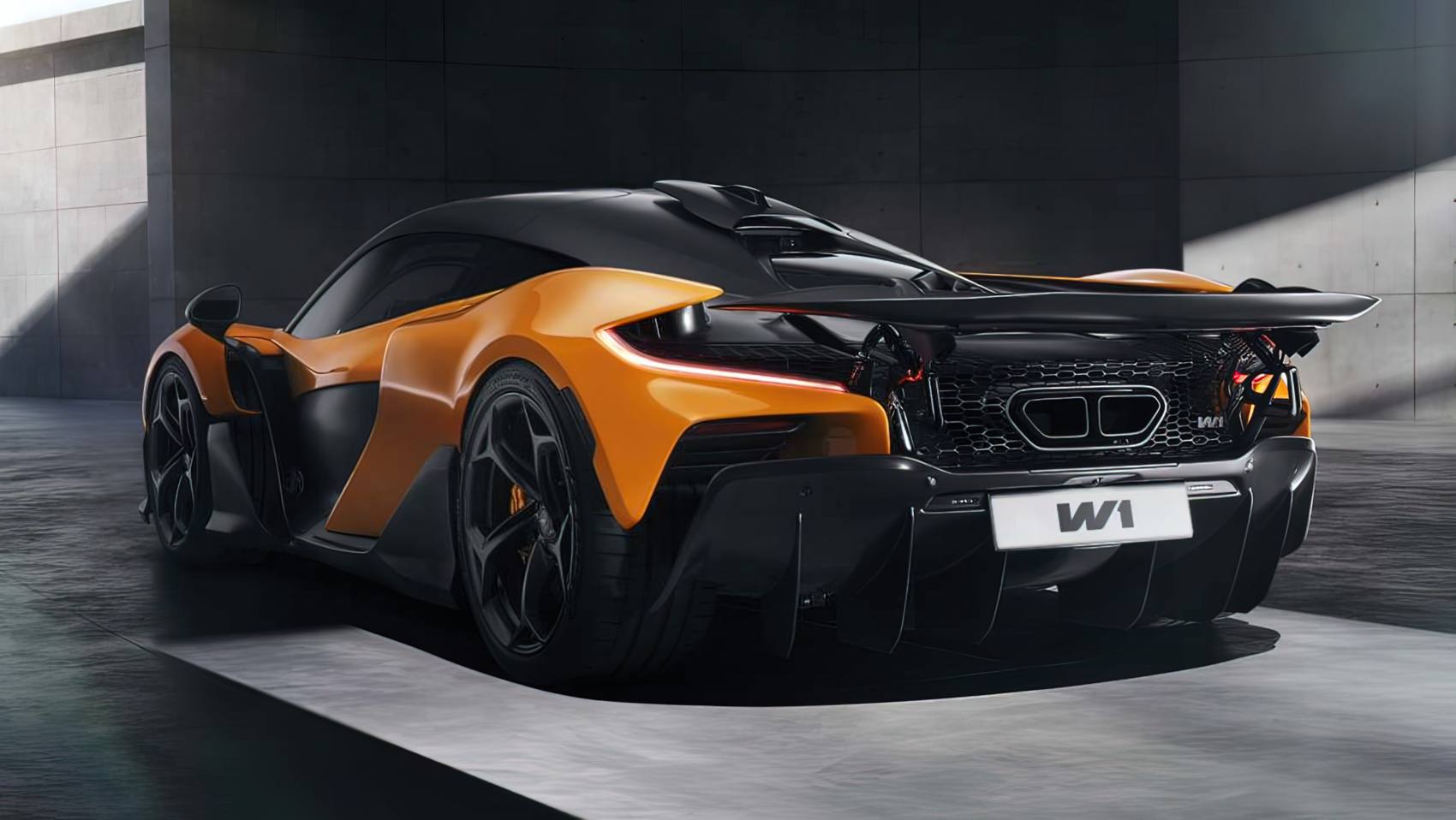 McLaren W1 studio tył