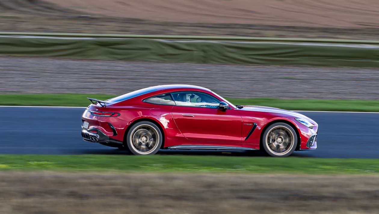 Mercedes-AMG GT 63 Pro na torze