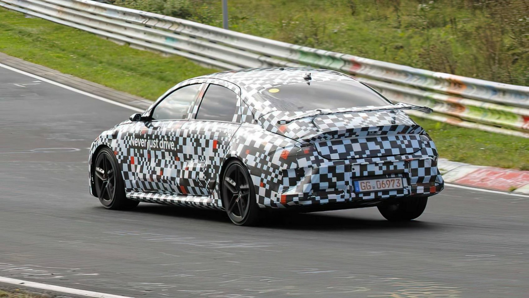 Hyundai Ioniq 6 N spyshot testy na torze