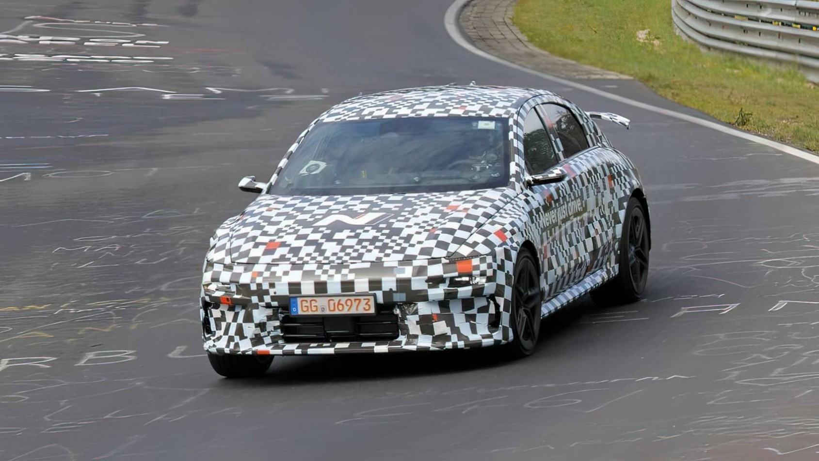 Hyundai Ioniq 6 N spyshot maskowanie