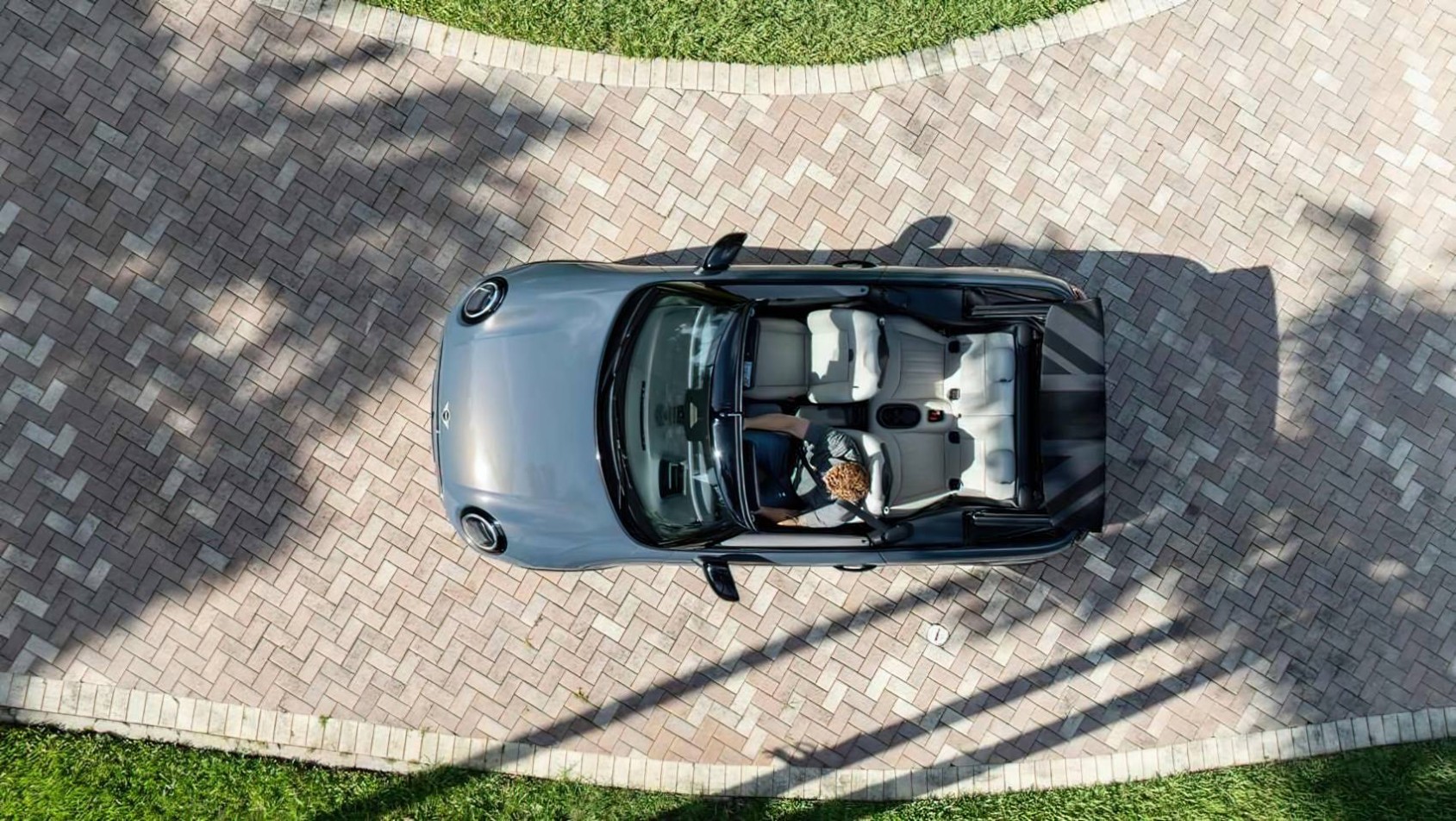 2025 Mini Convertible z góry