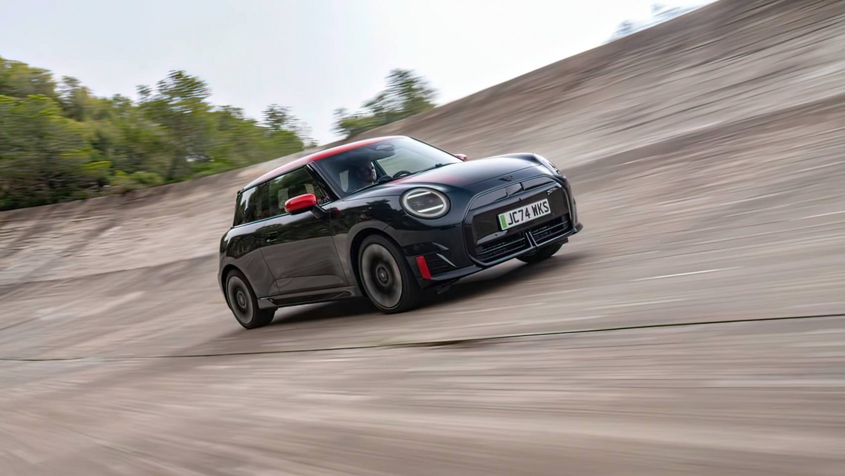 Mini John Cooper Works Mini John Cooper Works Electric Hatch na torze
