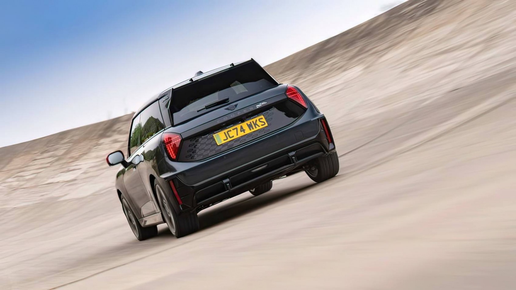 Mini John Cooper Works Mini John Cooper Works Electric Hatch wygląd tył