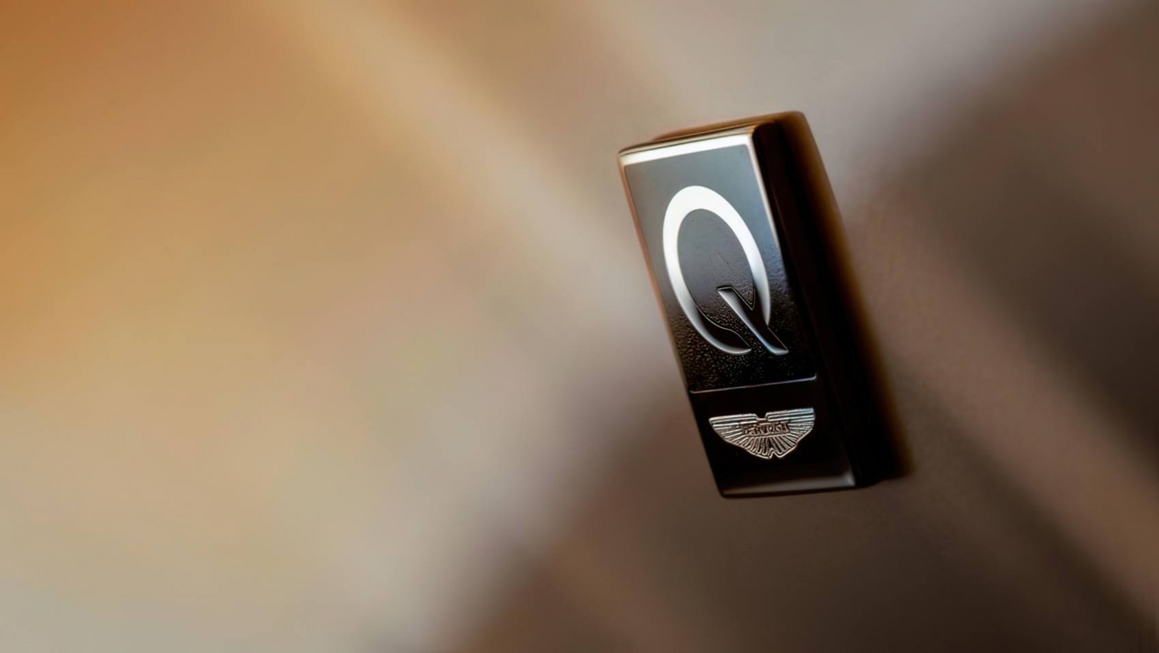 Aston Martin DB12 Goldfinger Edition detal zewnętrzny