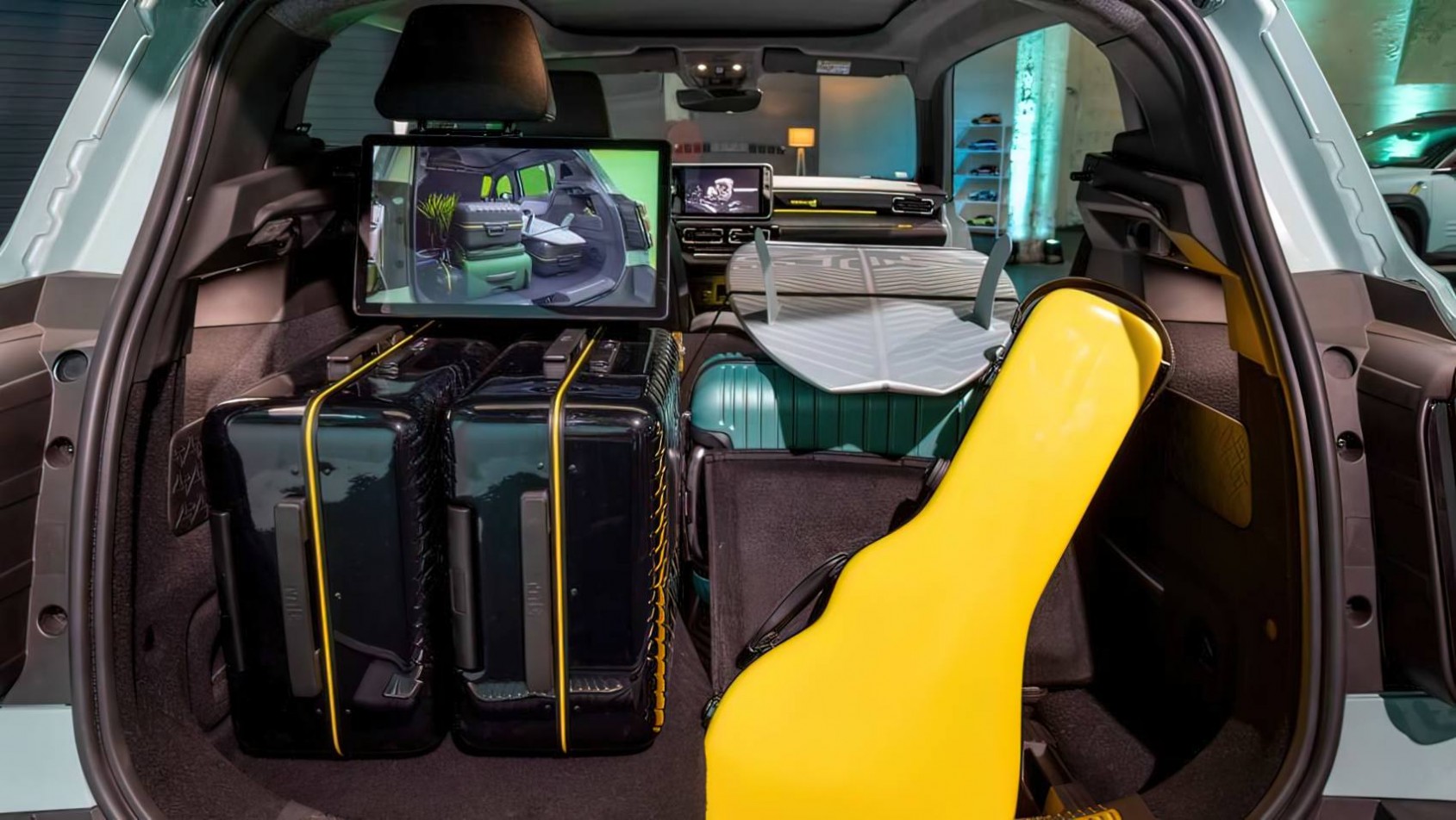 2025 Renault 4 EV bagażnik