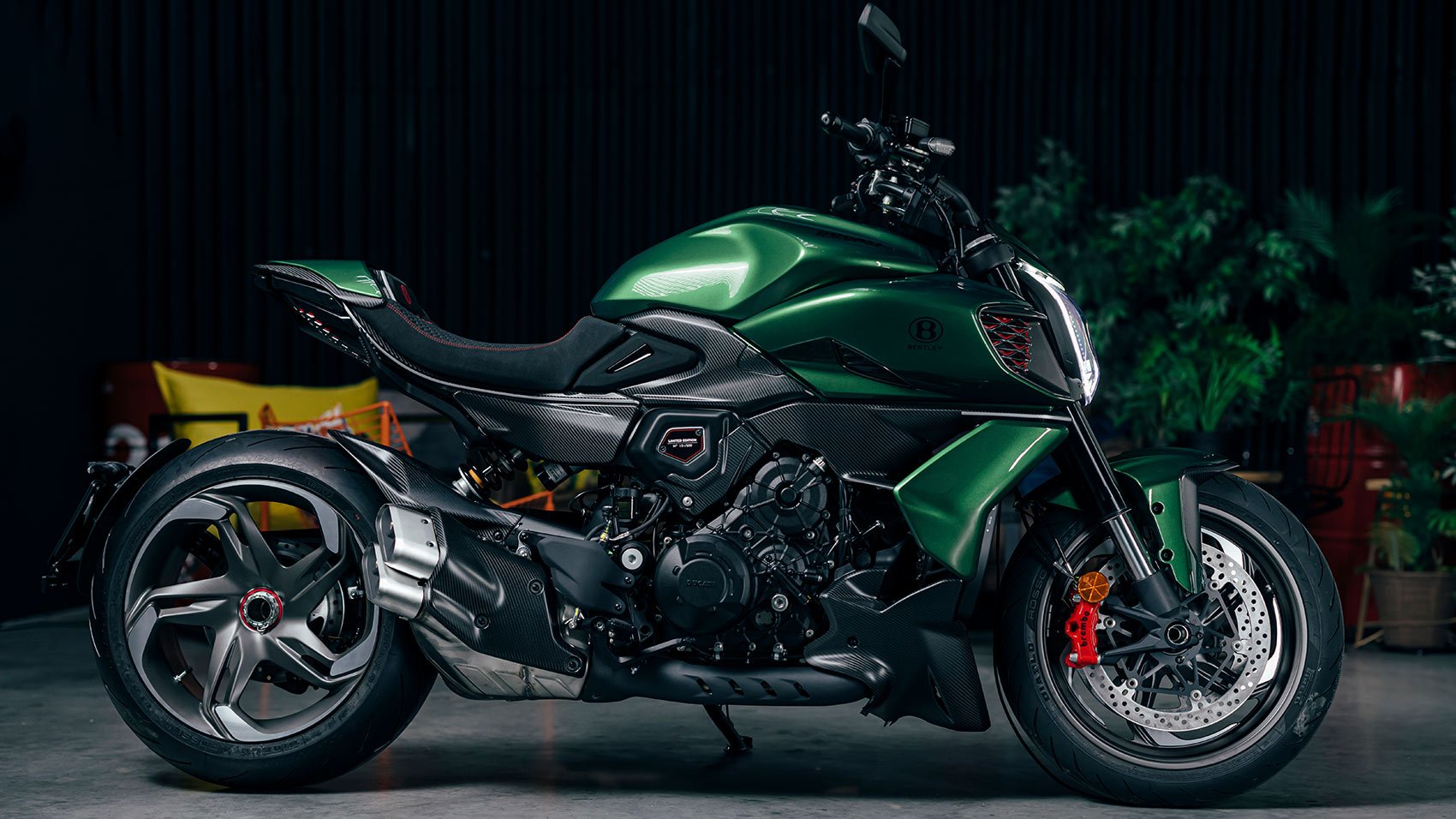 Ducati Diavel for Bentley - w studiu