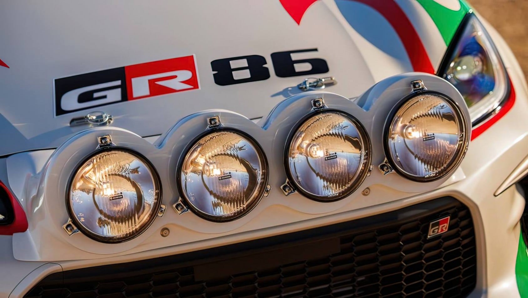 Toyota GR86 Rally Legacy Concept oświetlenie rajdowe