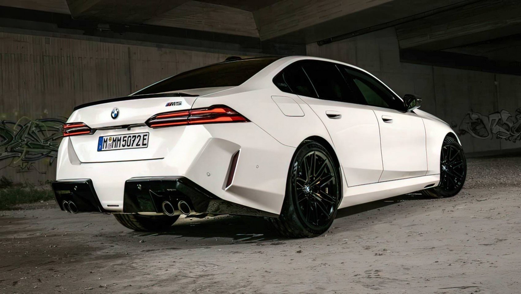 BMW M5 G90 design tył