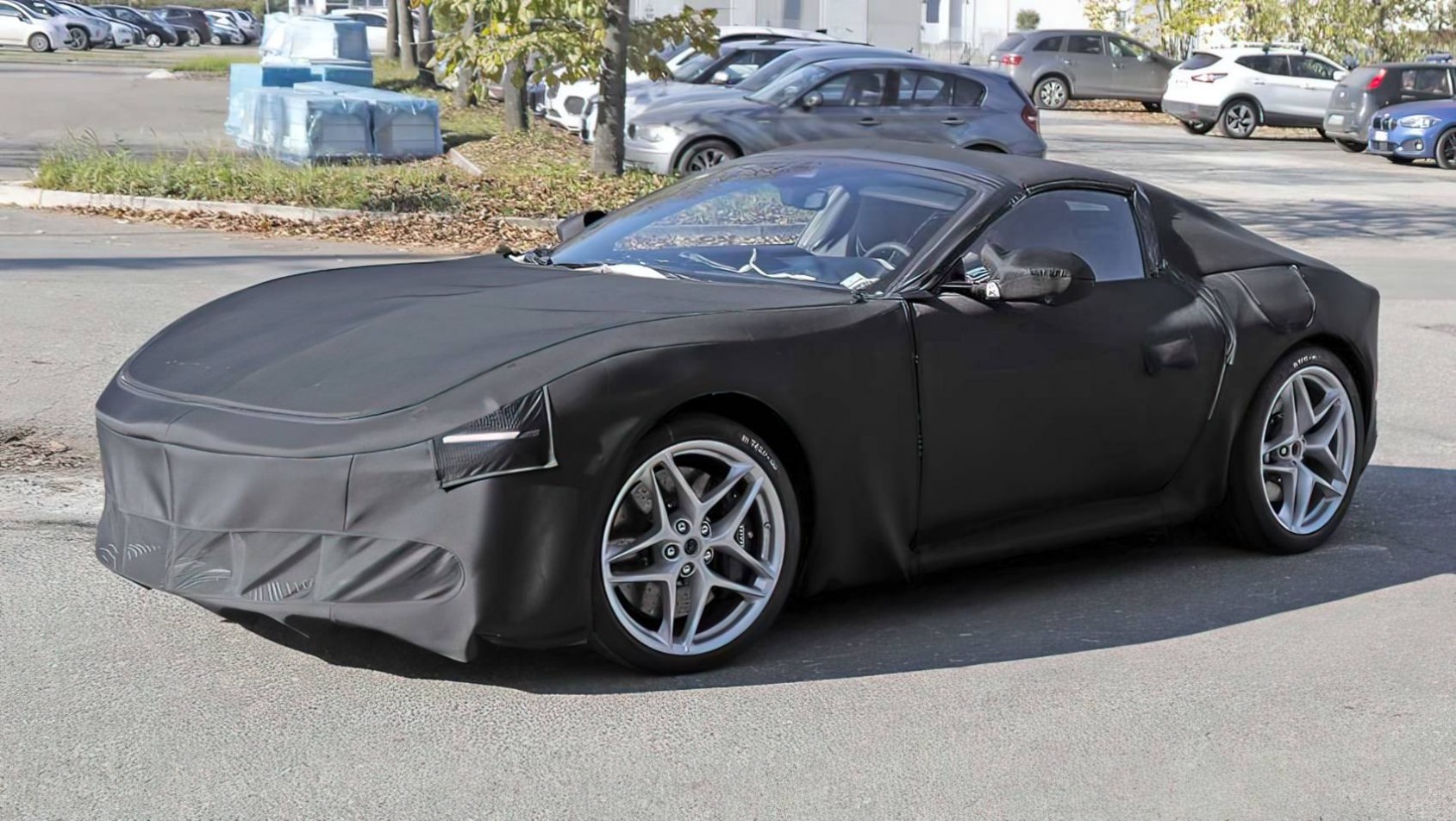 2025 Ferrari Roma kamuflaż