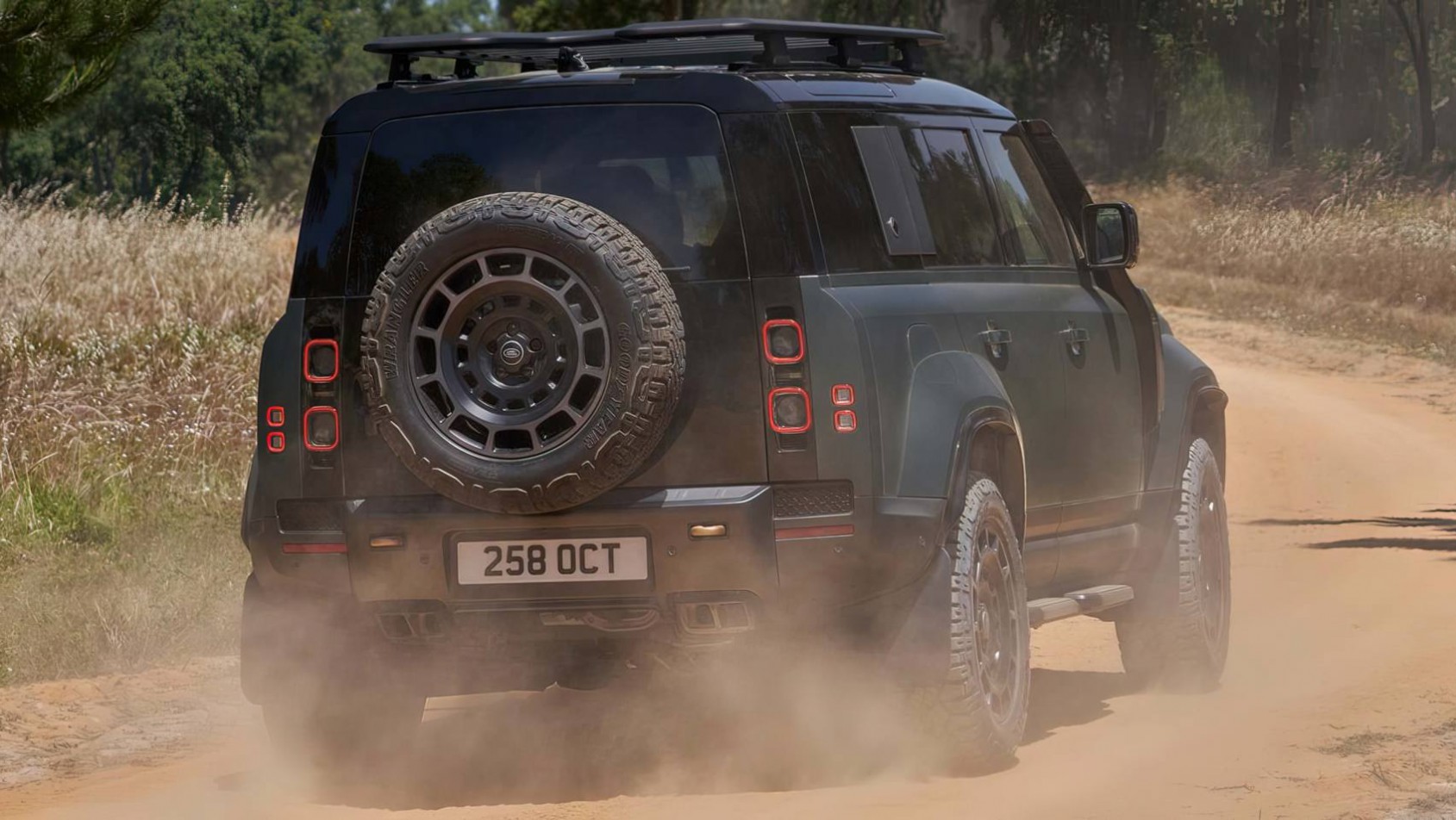 Land Rover Defender Land Rover Defender Dakar D7X-R testy
