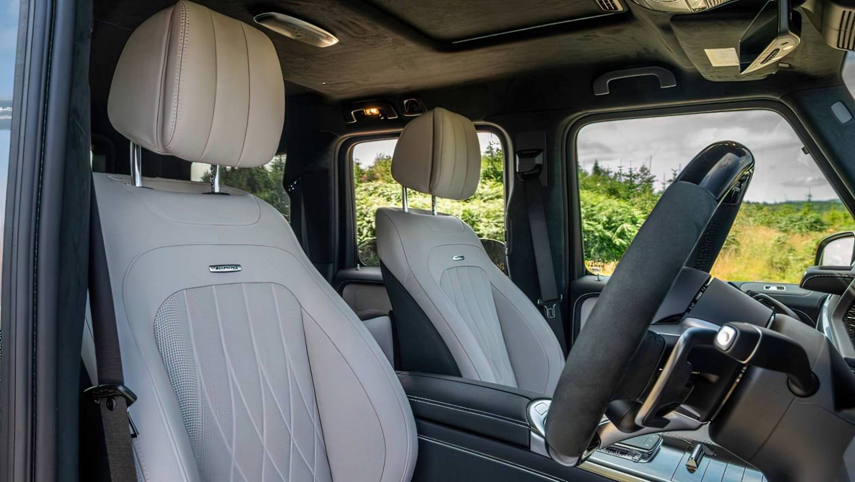 Mercedes-AMG G63 2024 Mercedes-AMG G63 wnętrze