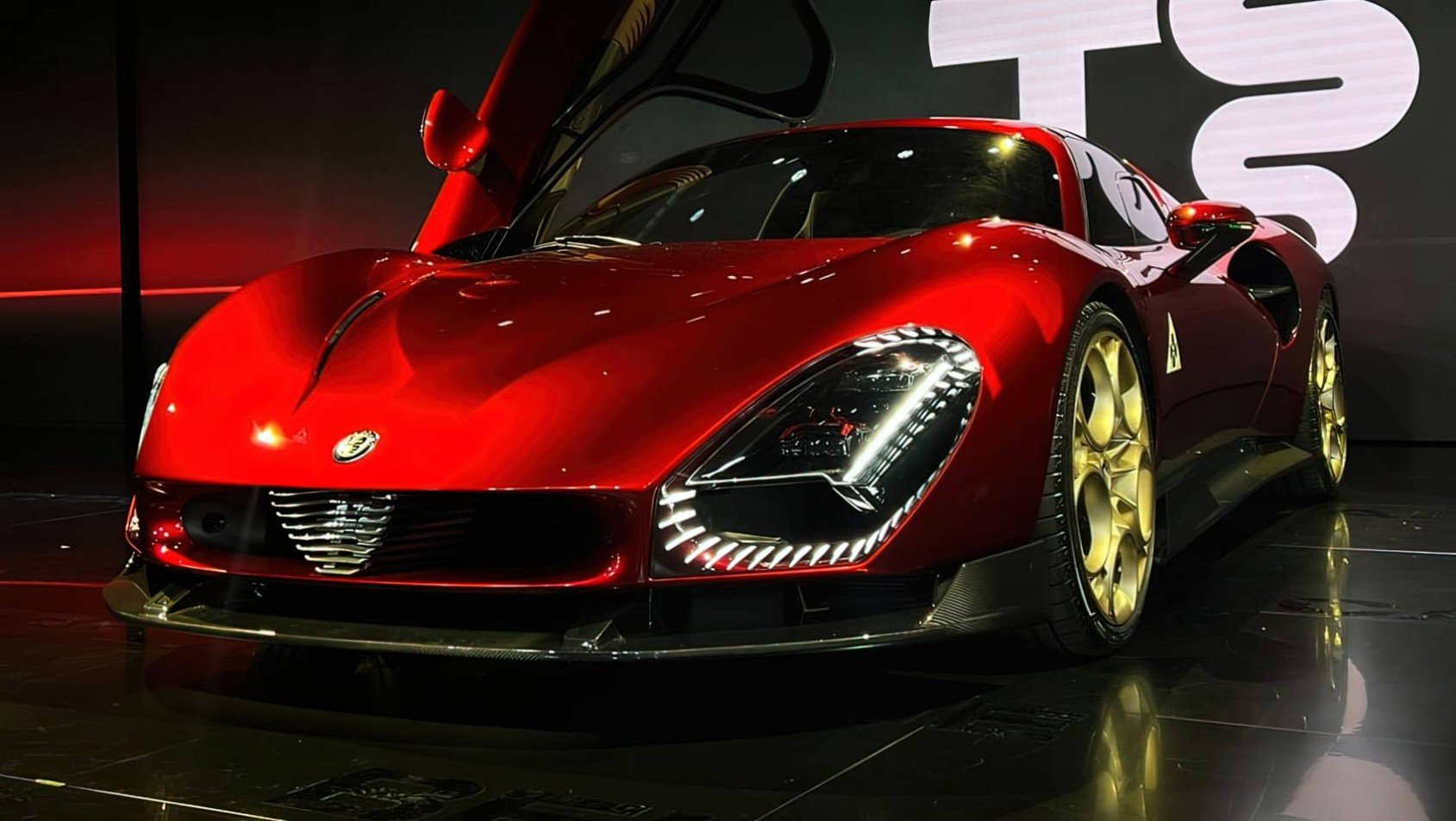 Alfa Romeo 33 Stradale showcar design