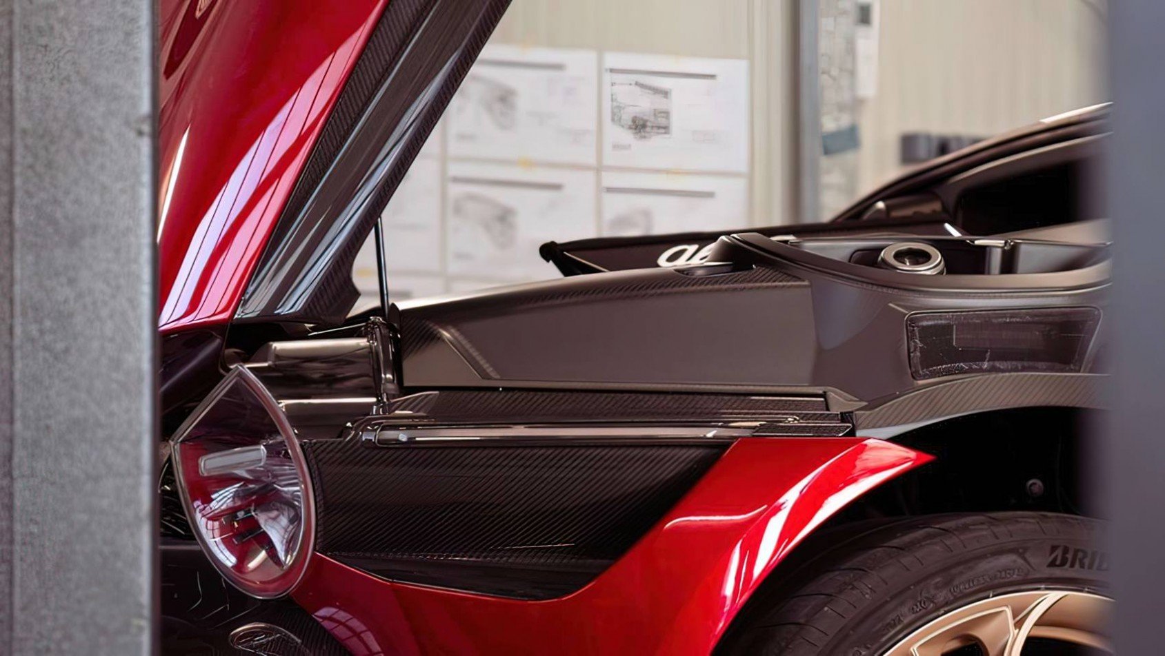 Alfa Romeo 33 Stradale pokrywa silnika