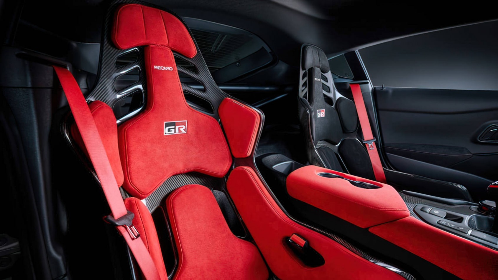 Toyota Supra Final Edition fotele recaro