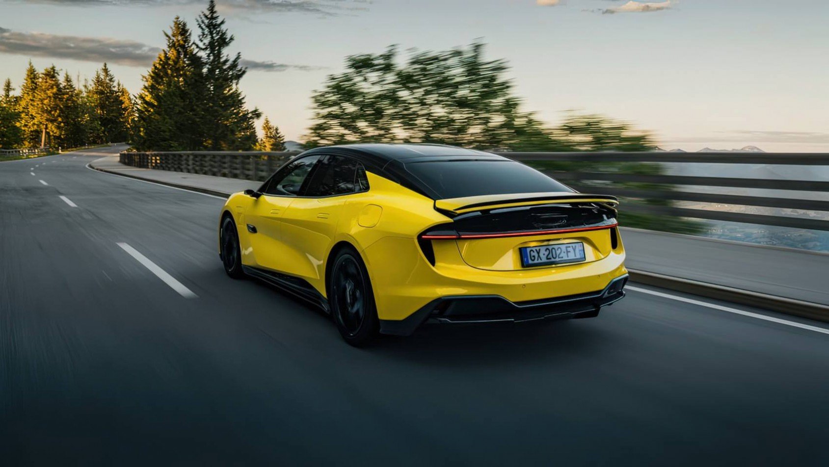 Lotus Emeya S Dynamic