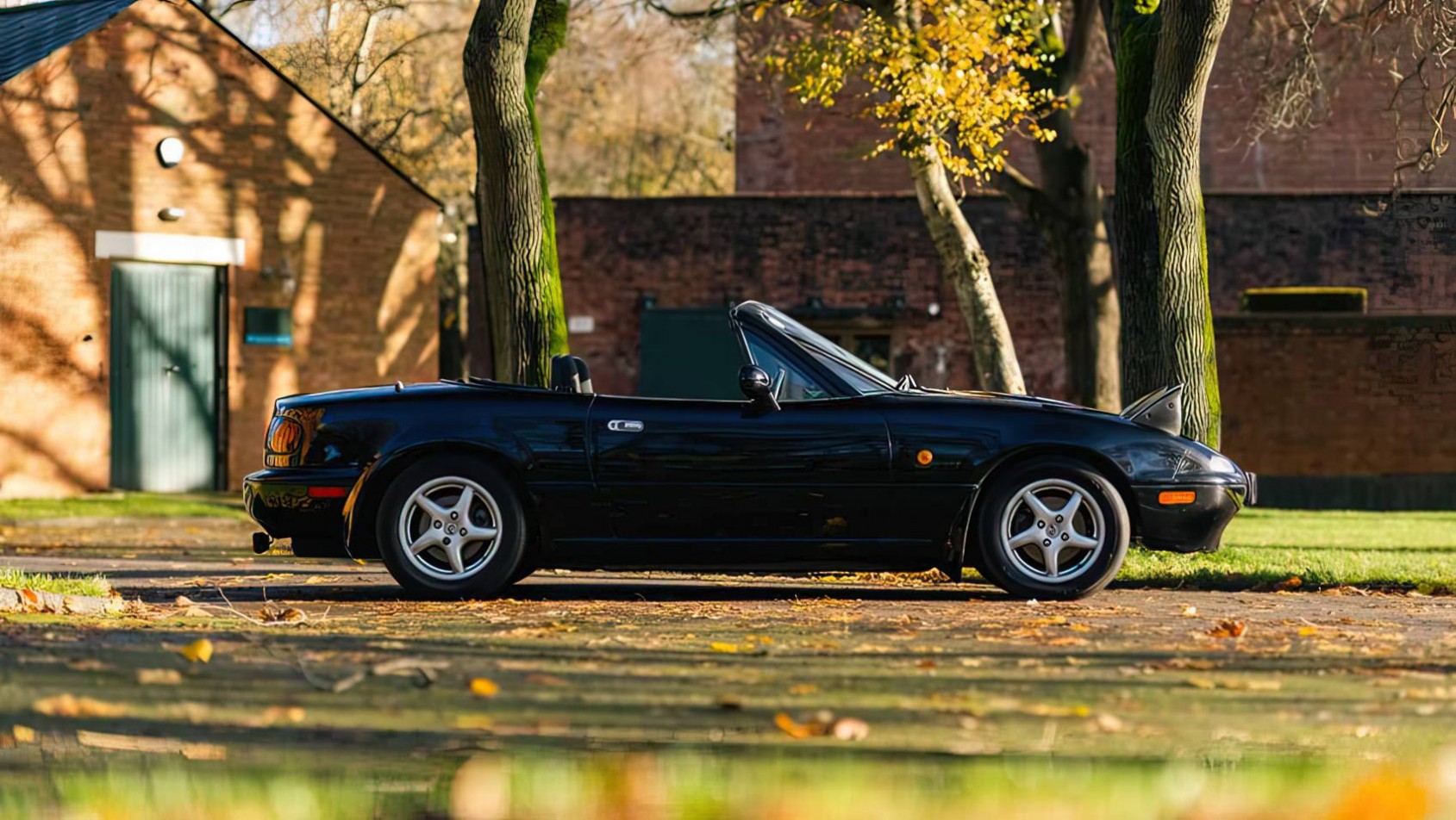 Mazda MX-5 Electrogenic Mazda MX-5 EV profil