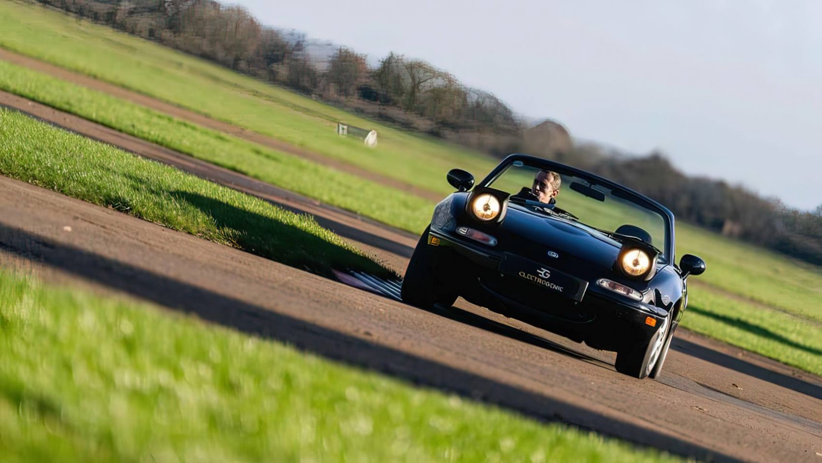 Mazda MX-5 Electrogenic Mazda MX-5 EV konwersja