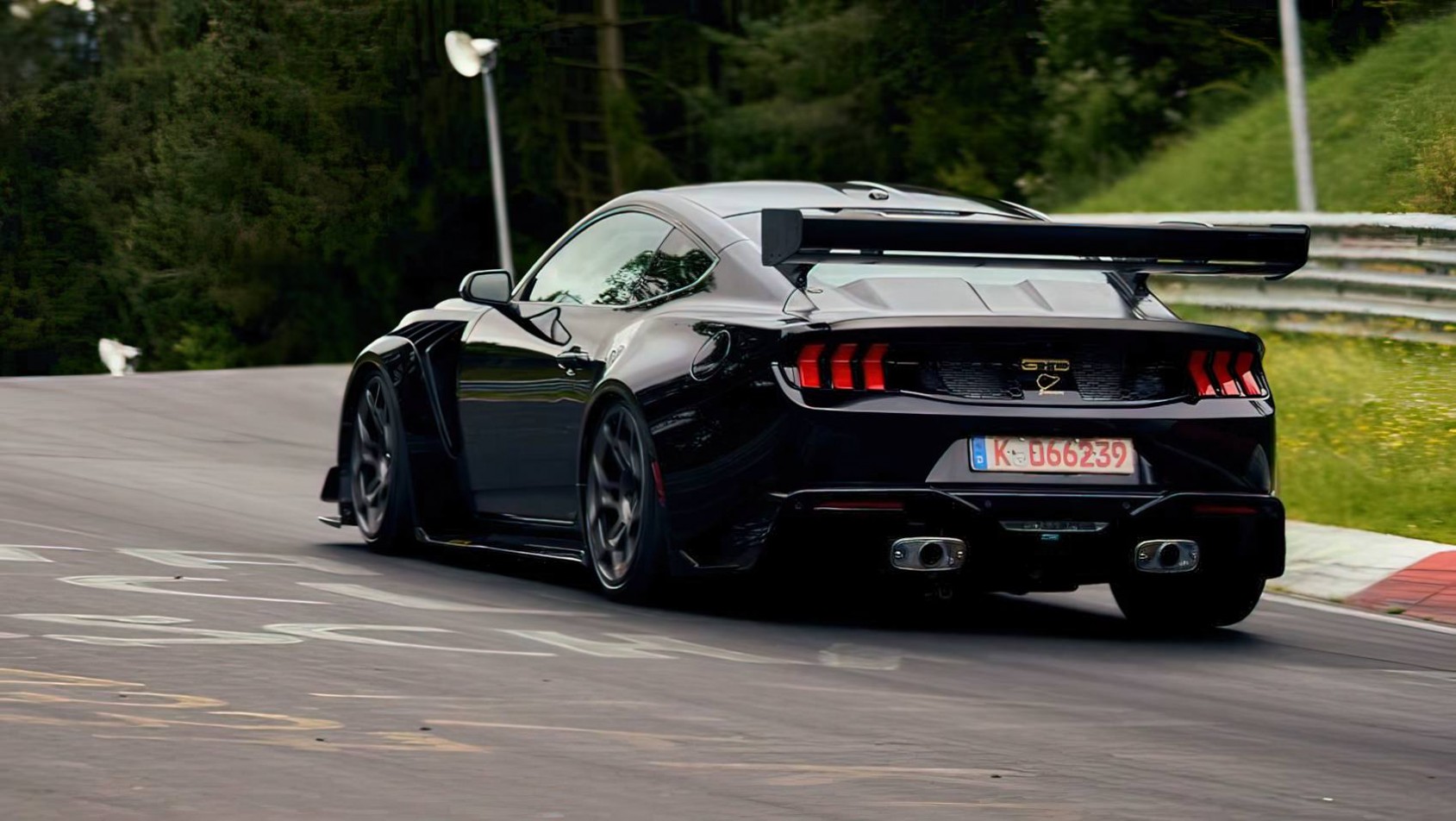 Ford Mustang GTD Ford Mustang GTD na nurburgringu tył