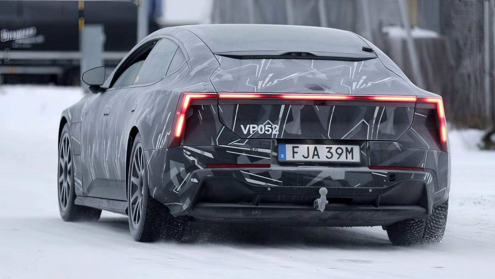 2025 Polestar 5 spyshot tył