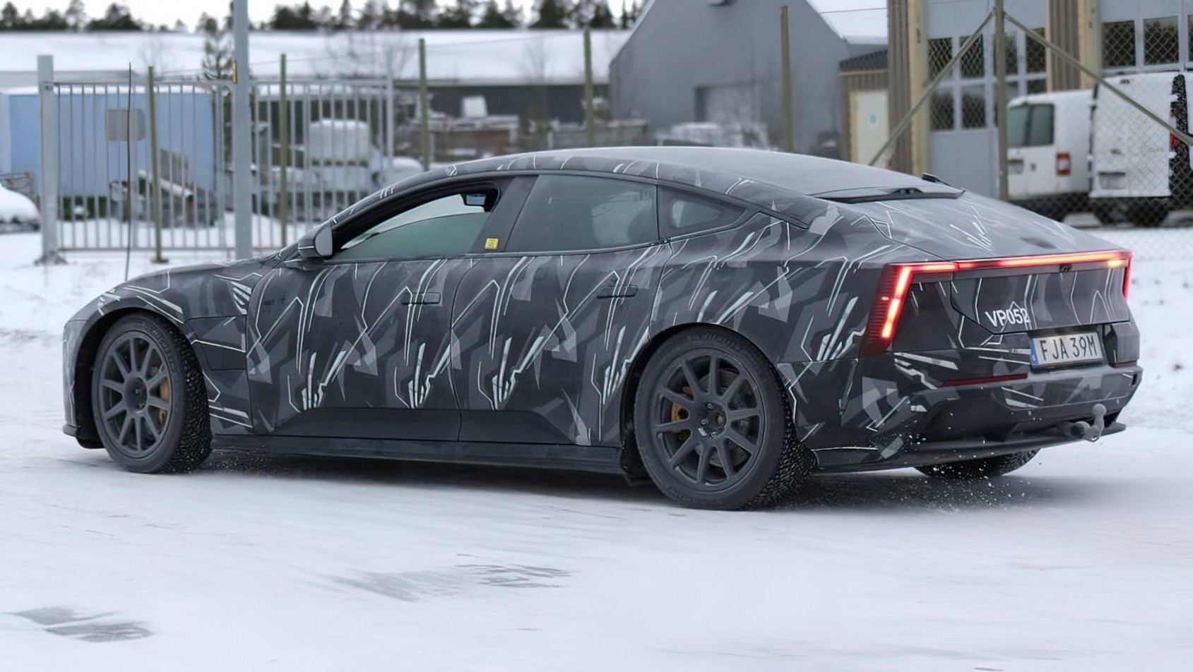 2025 Polestar 5 spyshot tył