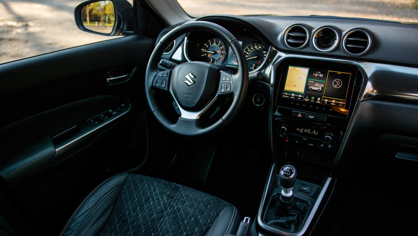 Suzuki Vitara Suzuki Vitara elegance wnętrze