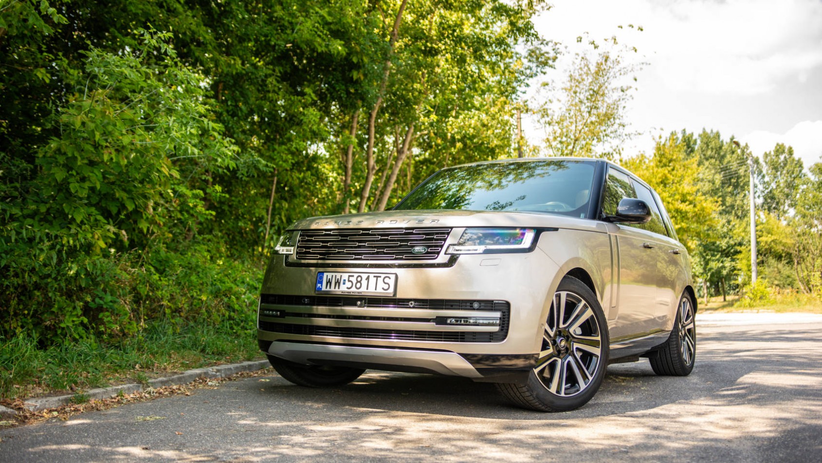 Range Rover P550e HSE design przód