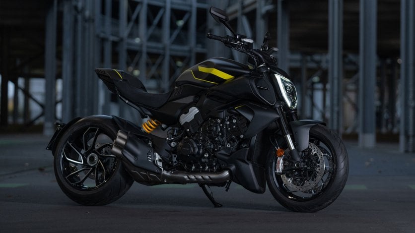 Nowe malowanie Ducati Diavel V4 2025 Black Roadster Livery Ducati Diavel V4 2025 Black Roadster Livery