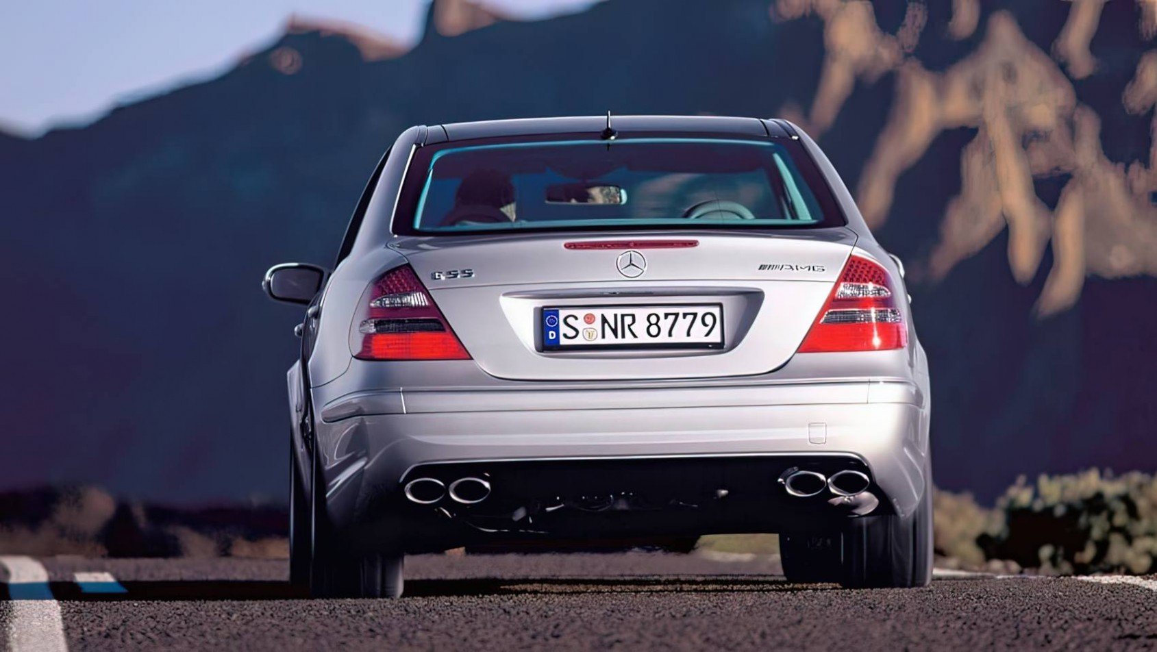 Mercedes E55 AMG W211 Mercedes Benz E55 AMG tył