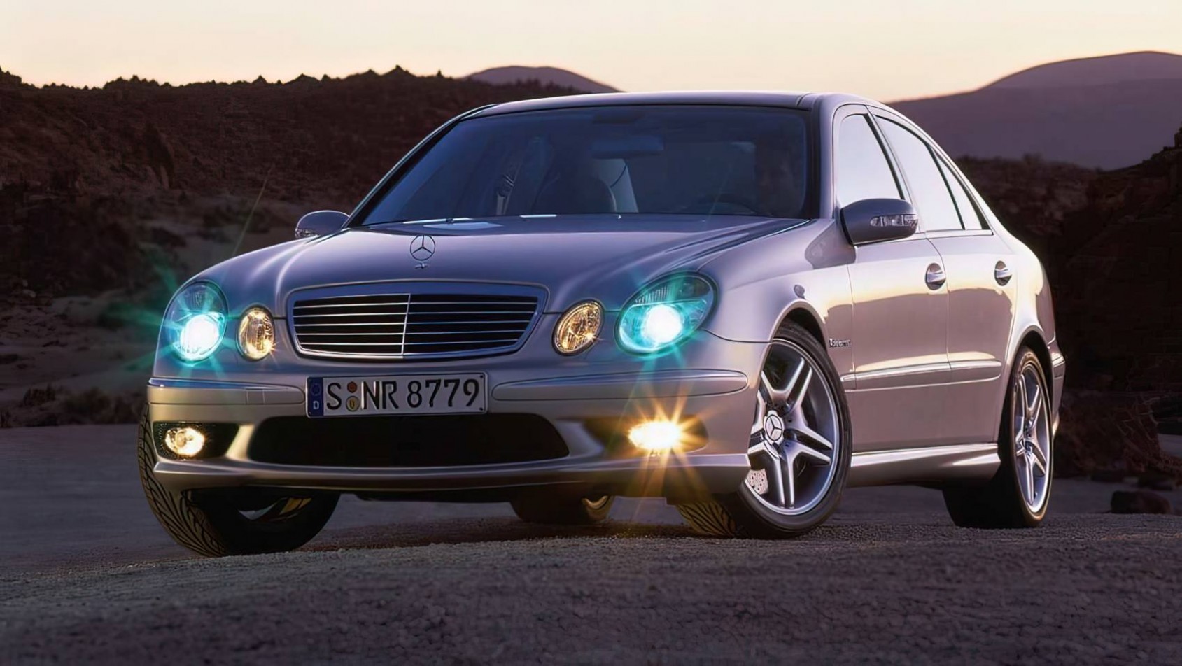 Mercedes E55 AMG Mercedes-Benz E55 AMG W211 design