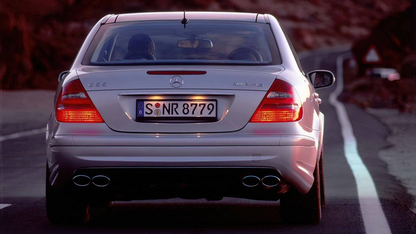 Mercedes E55 AMG Mercedes-Benz E55 AMG W211 wydech
