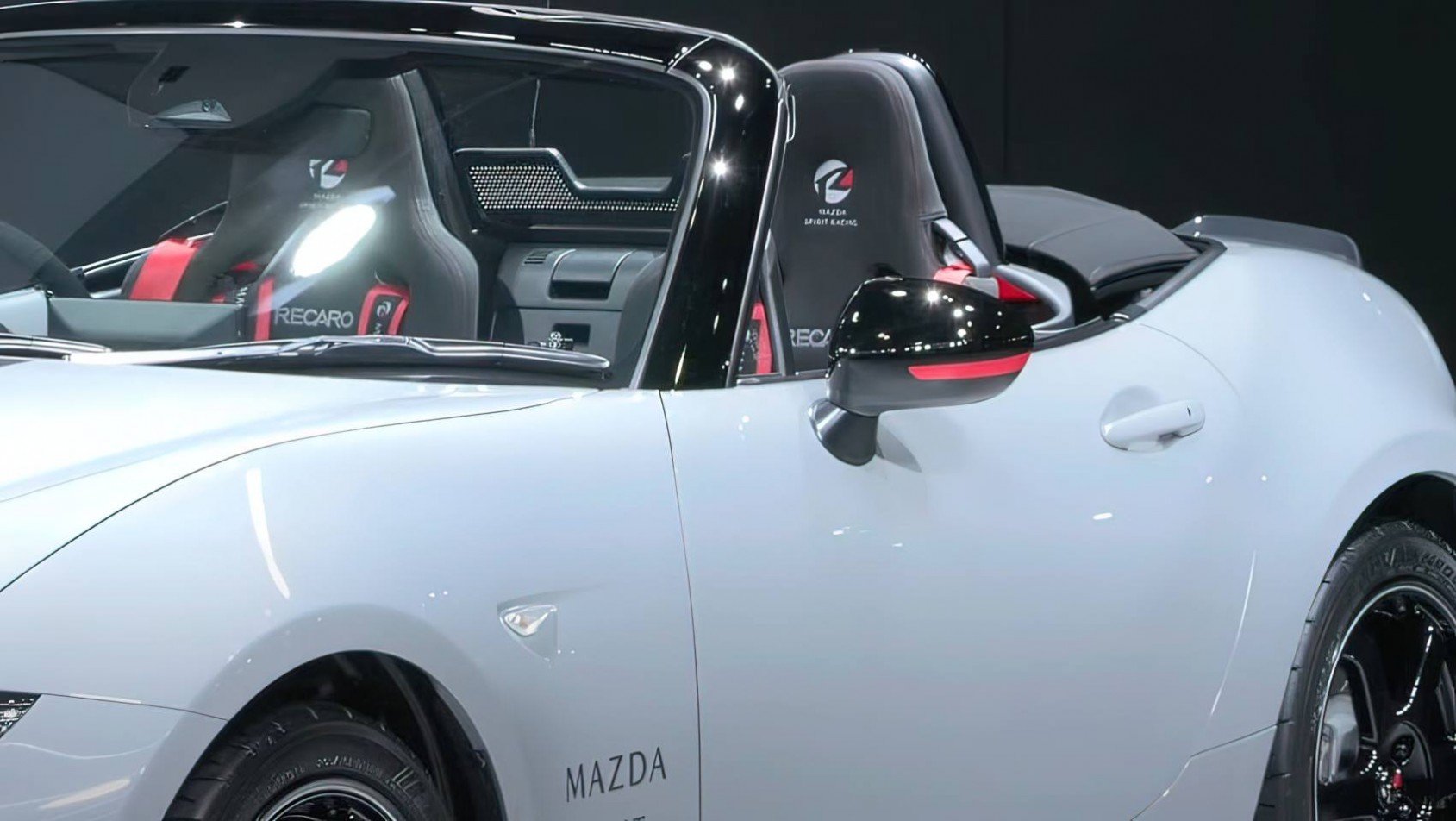 Mazda MX-5 Racing Spirit Roadster 12R dodatki