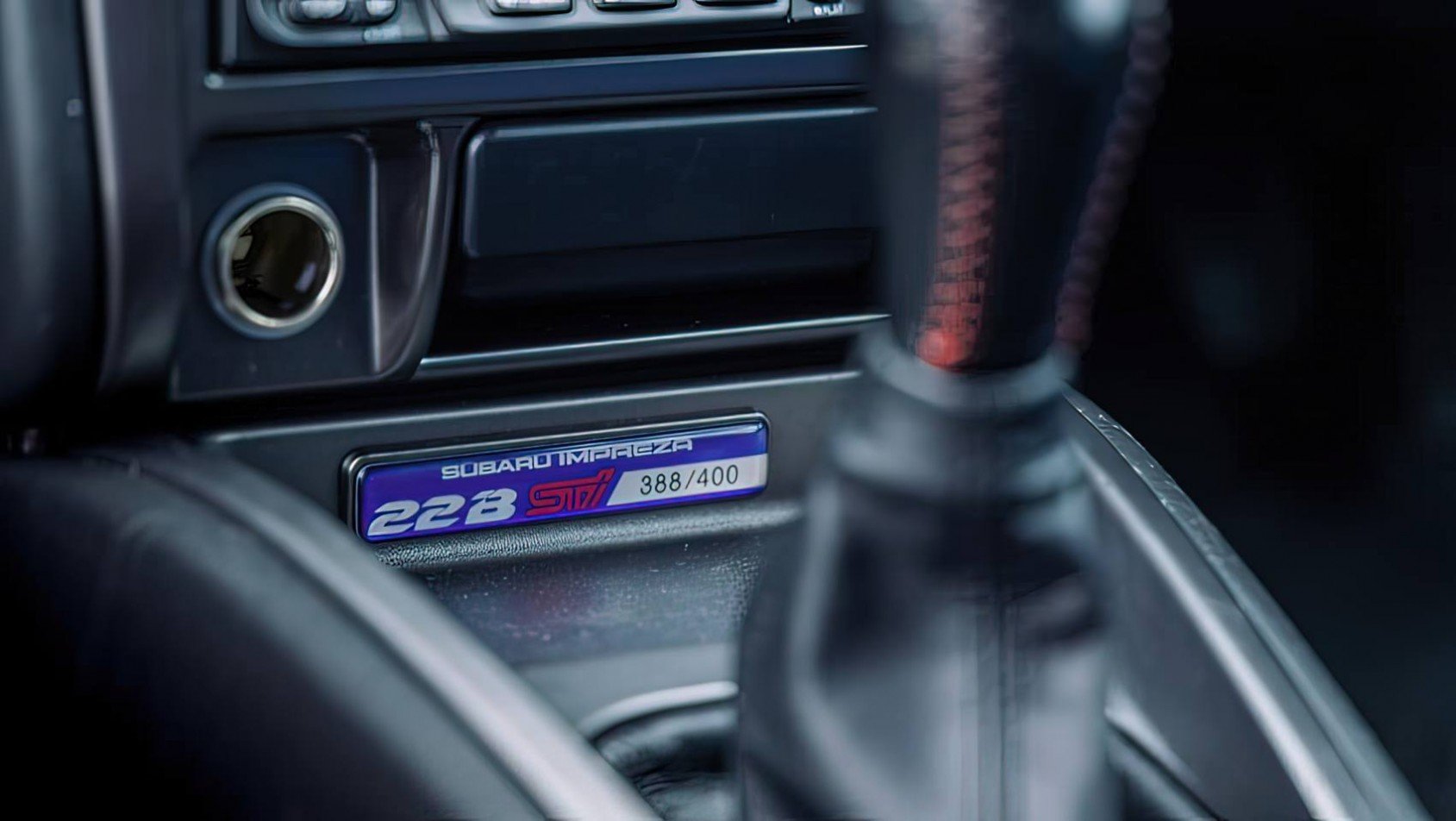 Subaru Impreza 22B STI detal wnętrza